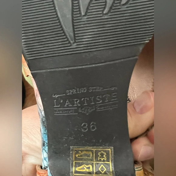 L'Artiste Spring Step Hand Painted Leather Womens Sz 36 Kitten Heels U.S.  5.5 - Picture 6 of 6